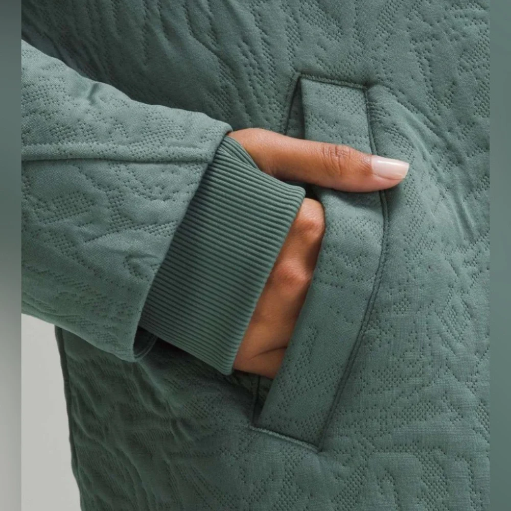 Lululemon Packable Jacquard Knit Wrap
Medium Forest / Dark Forest size xs/s NWT - Picture 3 of 9